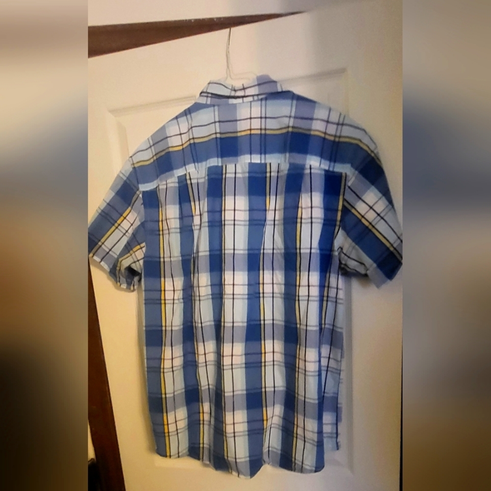 IZOD button up - Picture 3 of 4